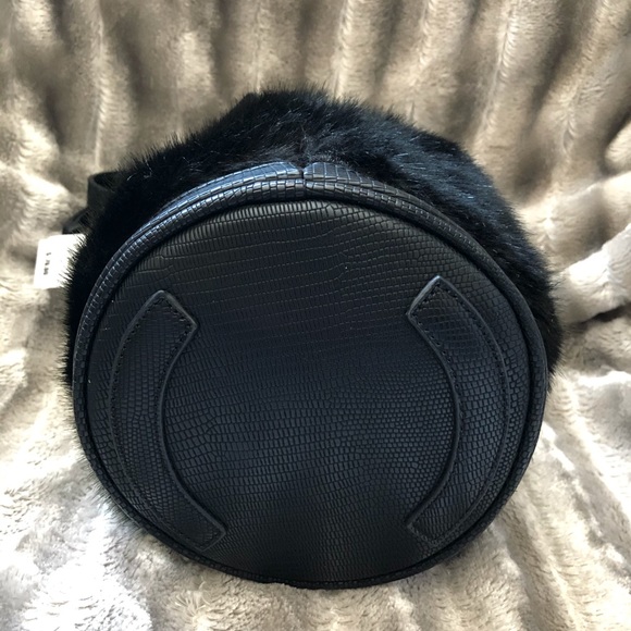 Round Black 👜 Faux Fur and Vegan Snakeskin Purse - Picture 3 of 7